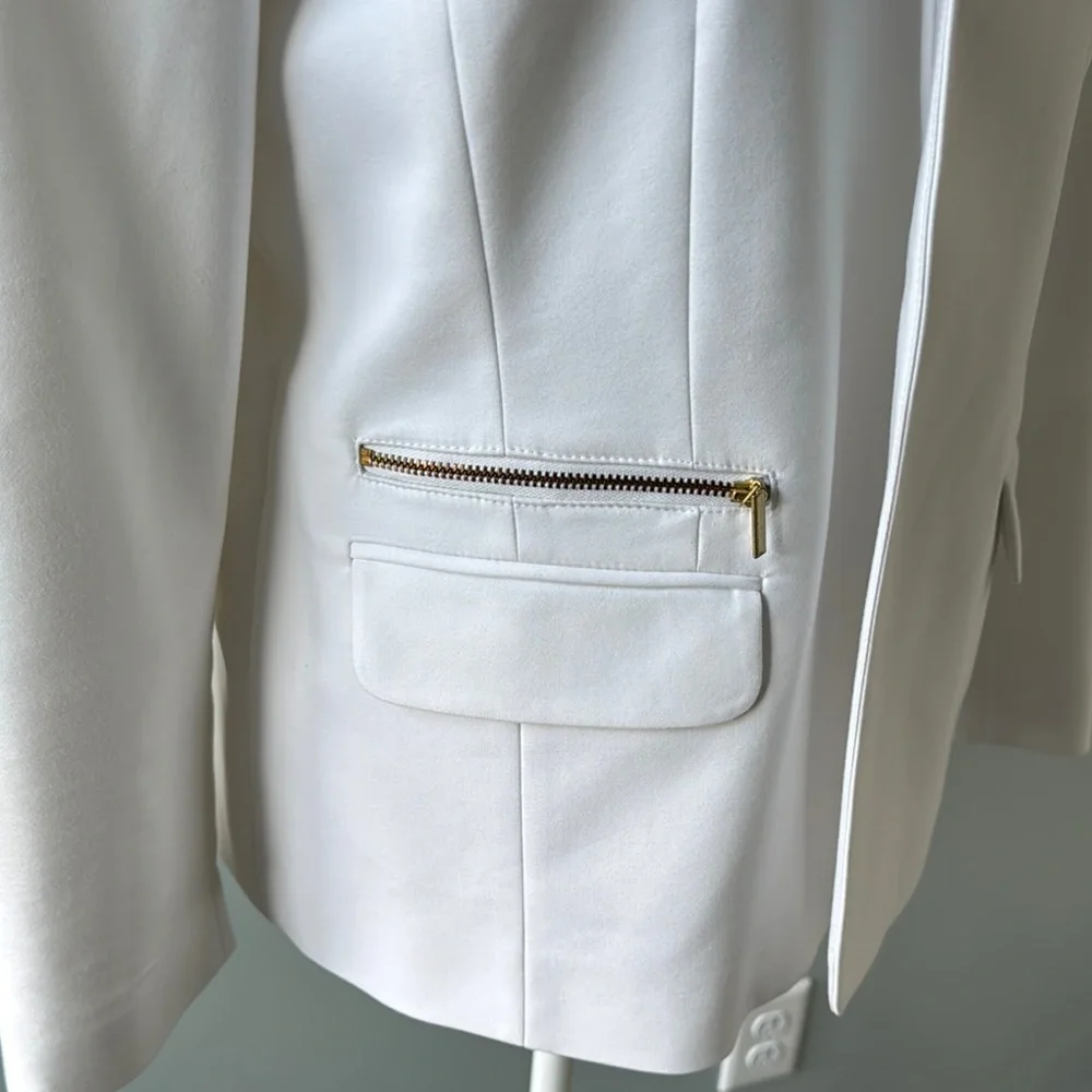 Chico's White Blazer with Structured Shoulders and Classic Lapel size L or 2 - Picture 4 of 7